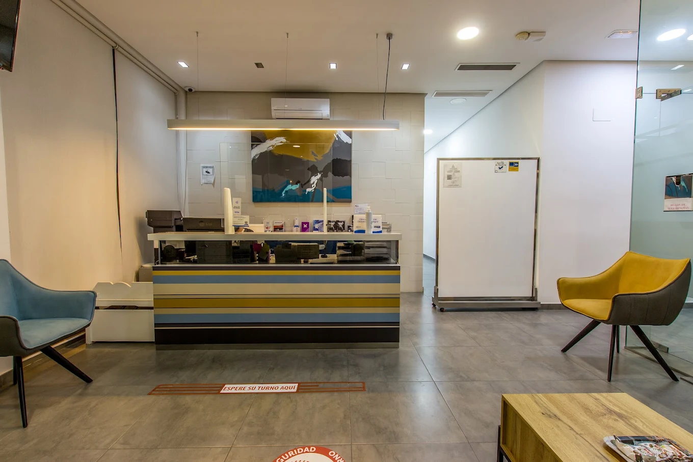 Recepción de la clínica dental Dent amb Dent en Alzira